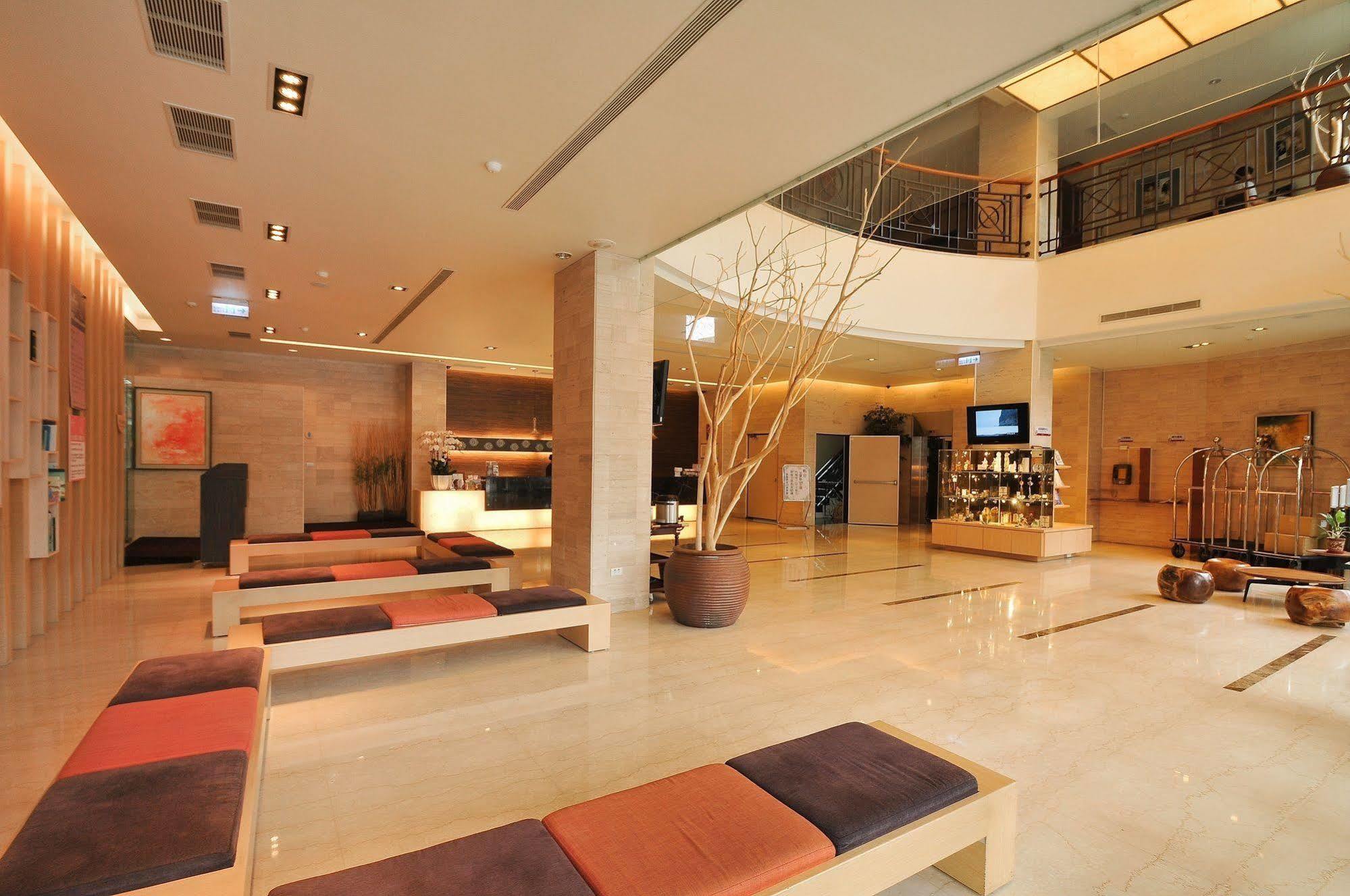 Crownshine Resort Jiaoxi Buitenkant foto